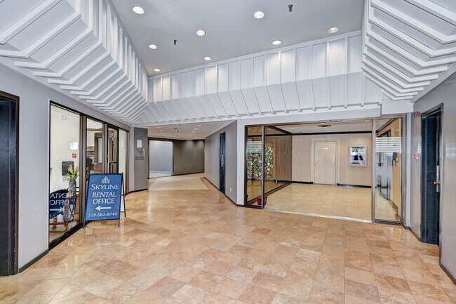 Photo du bâtiment - Ouellette Tower Apartments