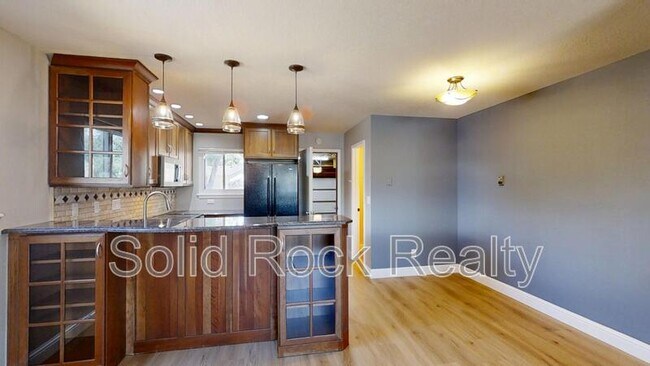 Building Photo - 1299 Vondelpark Dr