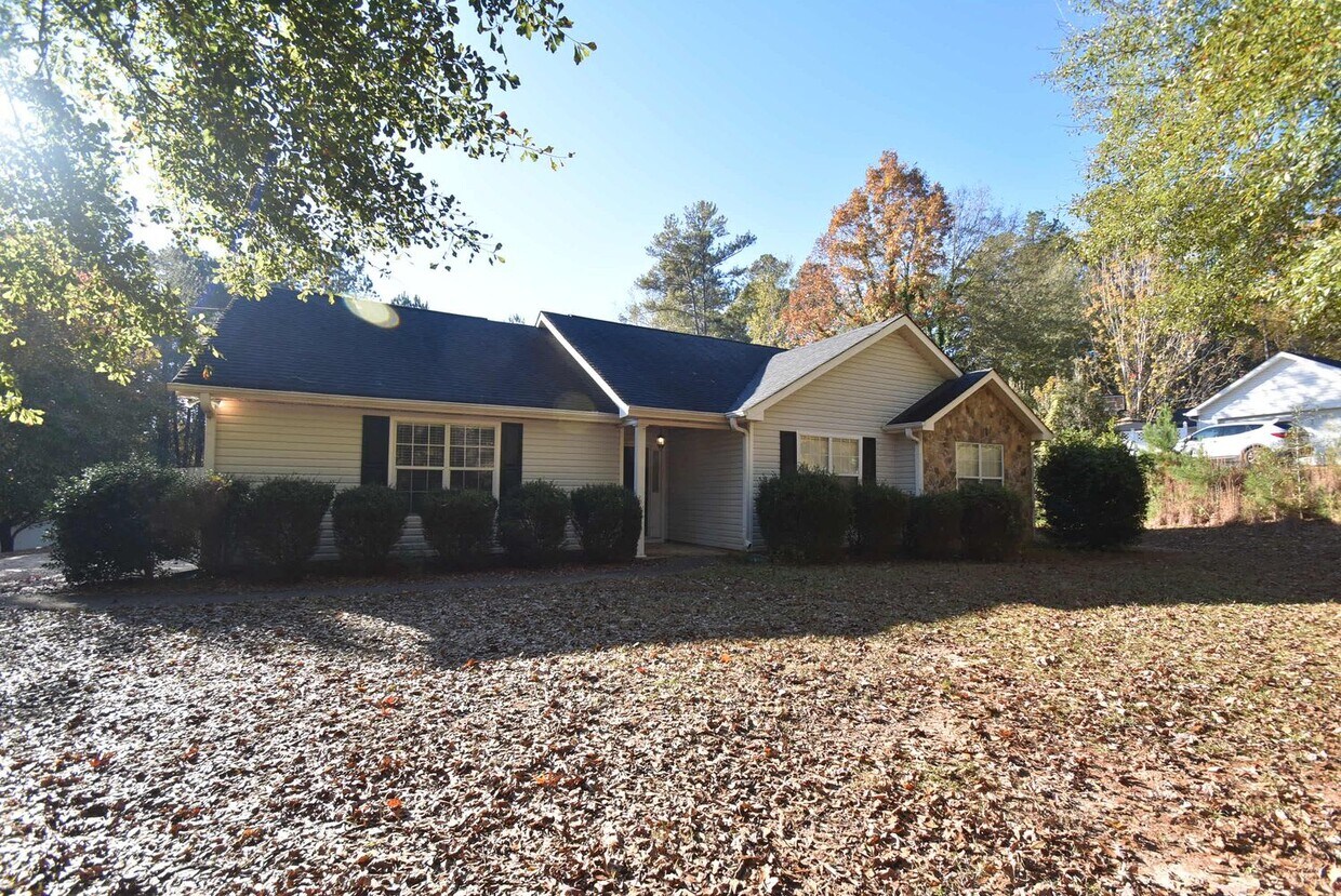 113 Sawgrass Manor Dr House Rental in Newnan, GA