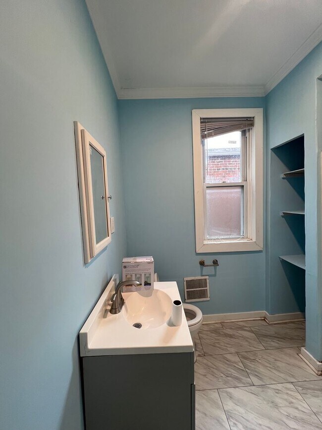 Foto del edificio - 4 Bedroom Home in Harrisburg City Coming S...