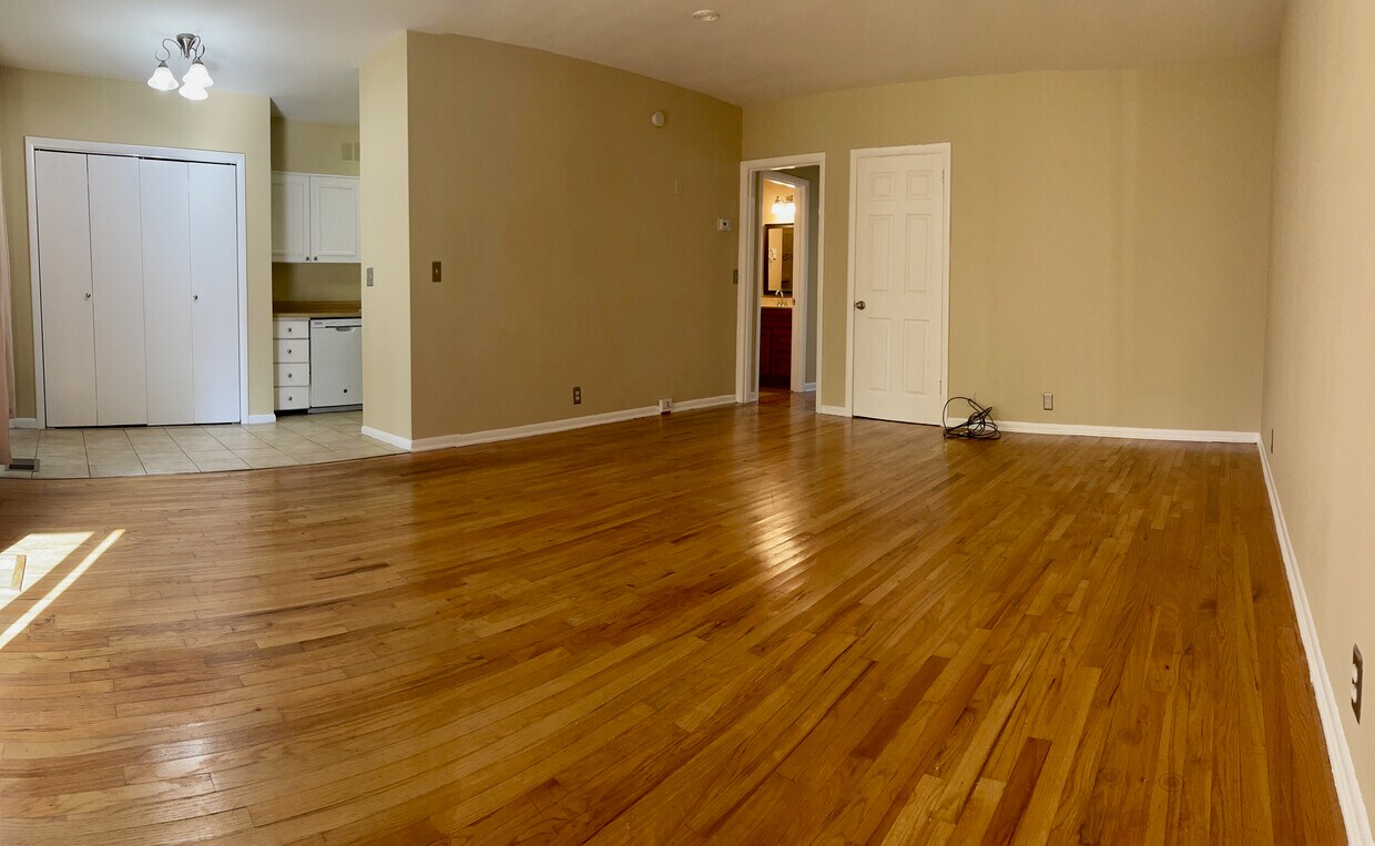 Foto principal - 3909 Whitland Ave