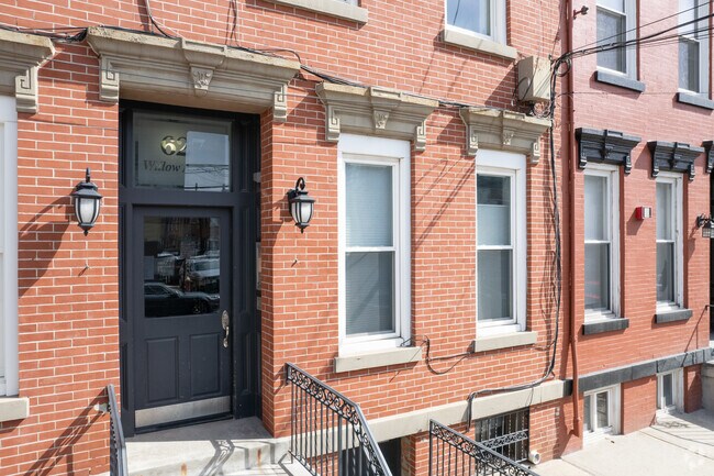 Entrance - 627 Willow Ave