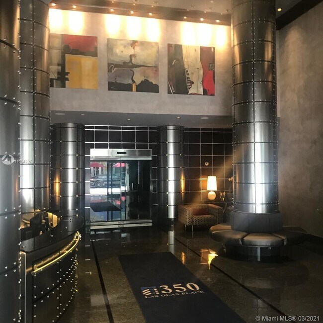 Foto del edificio - 350 SE 2nd St