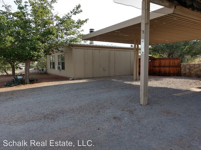 Building Photo - 602 Weinrich Rd