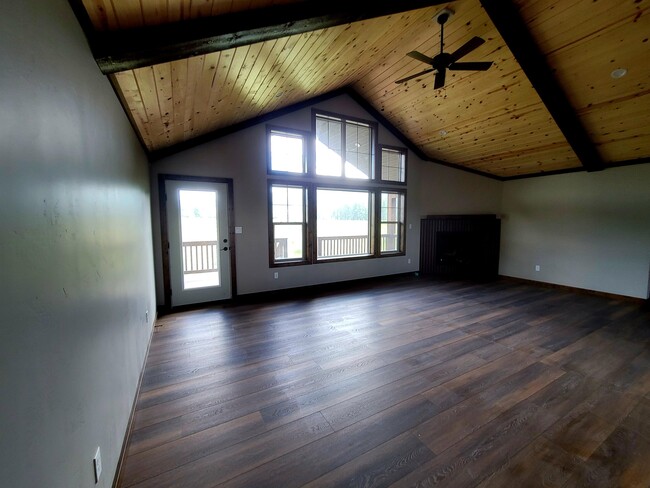 Building Photo - 401 Alpine Dr