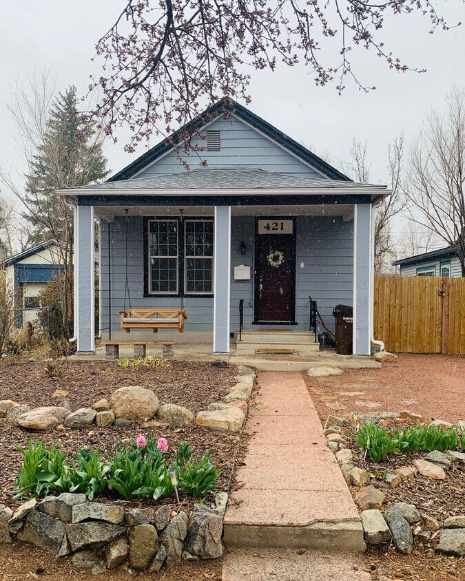 Primary Photo - Updated 2 Bedroom Downtown Home!