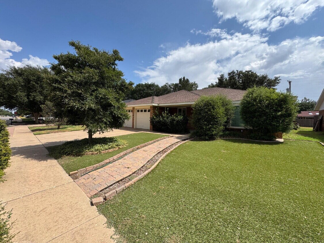 Primary Photo - 4907 62nd St