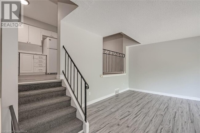 Building Photo - 270 Montmorency Dr