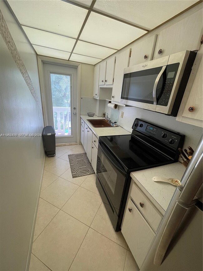 Foto del edificio - 2110 NE 39th St