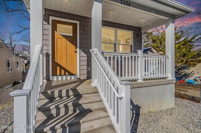 Building Photo - 2334 Adams Ave