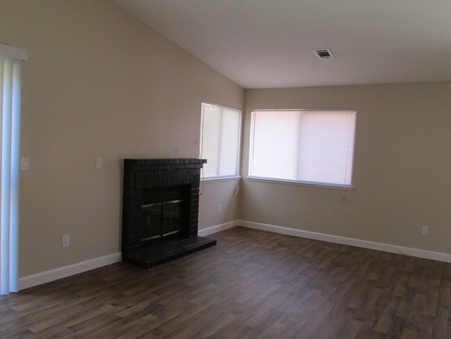 Building Photo - 230 Almondtree Ln