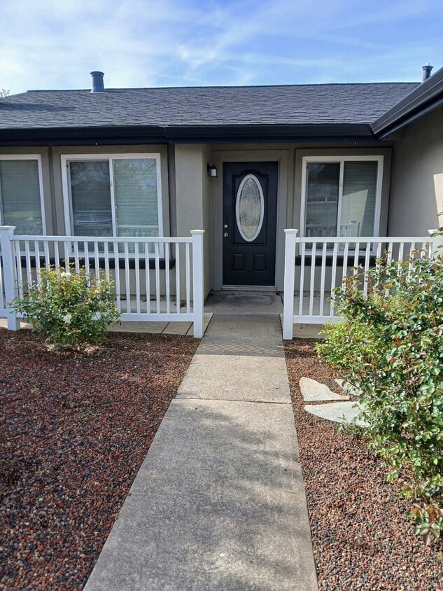 Primary Photo - 6556 Mossview Way