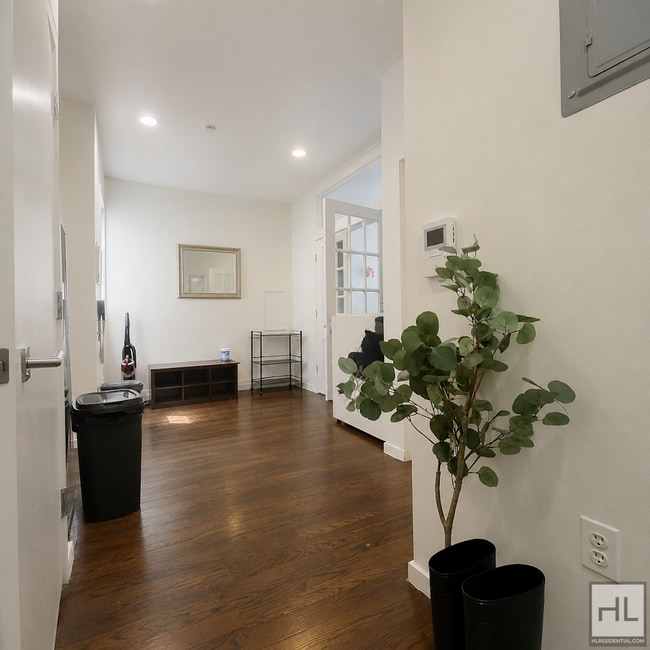 Building Photo - NOSTRAND AVENUE / Crown Heights / AVAIL SEPT 1st.