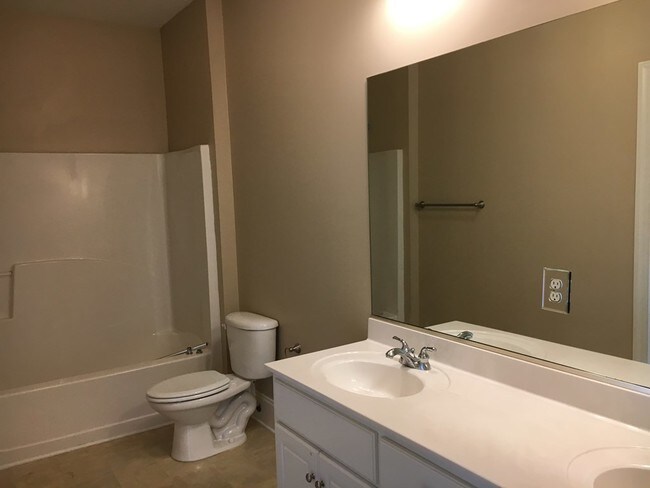 Building Photo - 332 Saddlebrook Trail