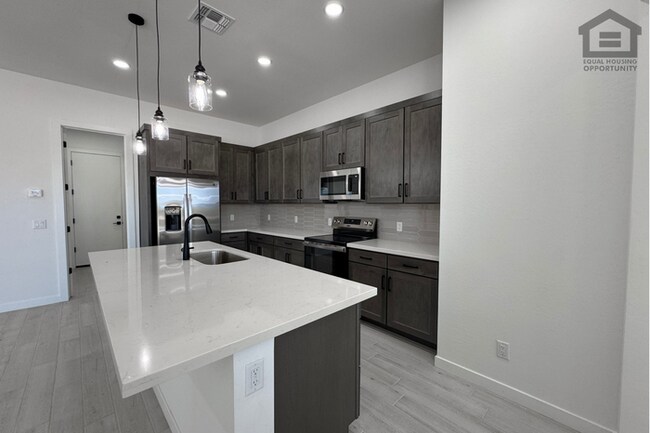 Foto del edificio - 3Bed/2Bath House in North Surprise! BRAND NEW! NEVER LIVED IN! 1 ACRE LOT!