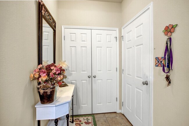 Building Photo - 3 br, 2 bath House - 145 Preston Trl.