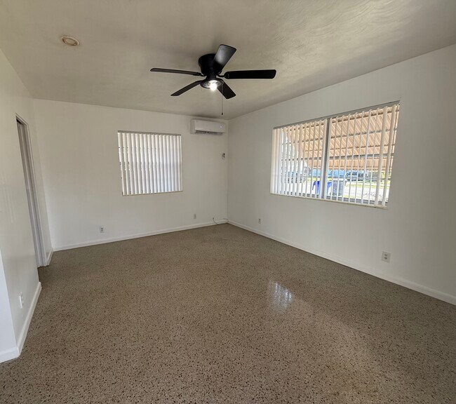 Sala de estar - 515 N 24th Ave