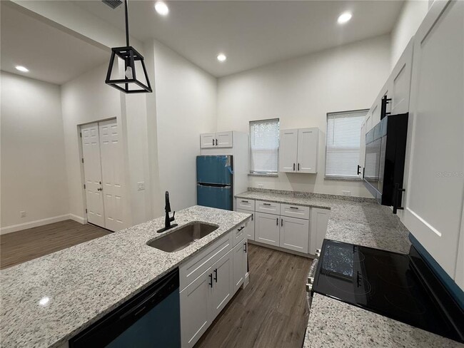 Foto del edificio - 14 S Forest St