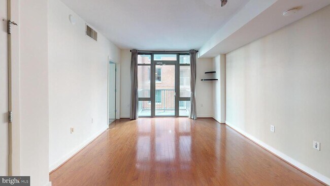 Foto del edificio - 1117 10th St NW