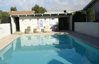 Building Photo - 5805 Smoke Ranch Rd