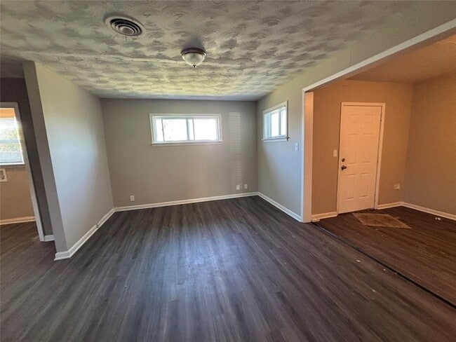 Building Photo - 2526 Jackson