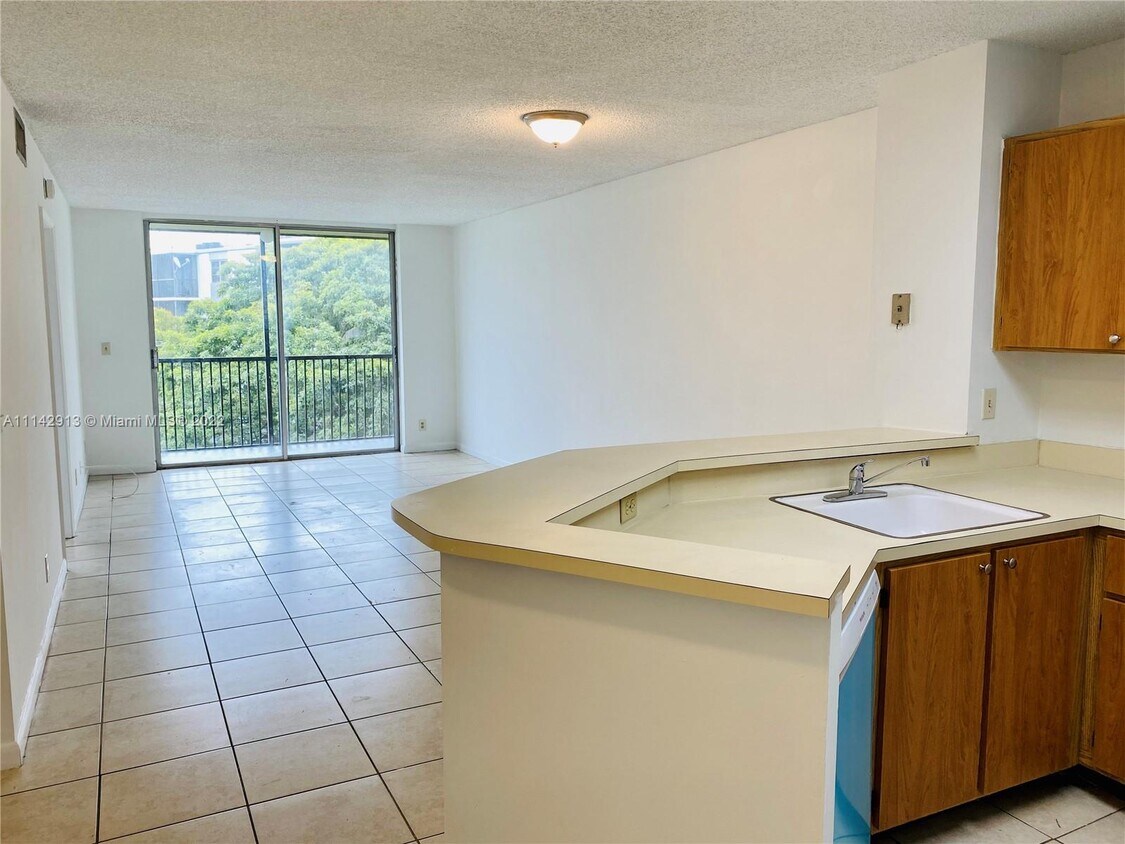 8750 Sherman Cir N Unit 407, Miramar, FL 33025 Condo for Rent in