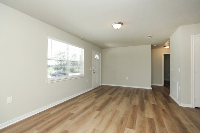 Building Photo - 2 bed / 1 bath home in Waller County. Move...