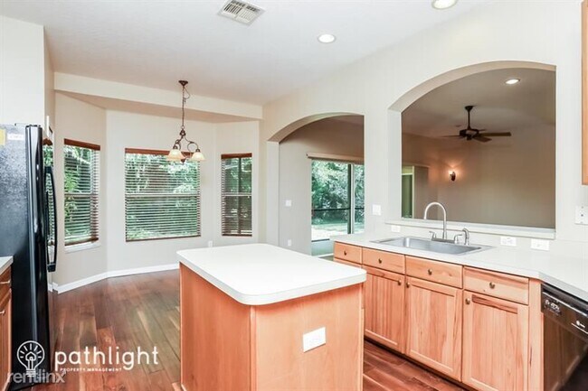 Foto del edificio - 5 br, 3 bath House - 5859 Autumn Chase Cir...