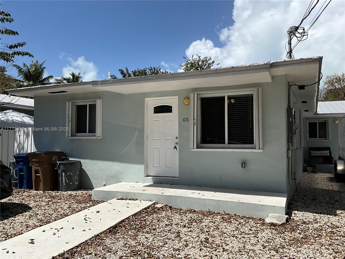 Primary Photo - 104 Harry Harris Dr
