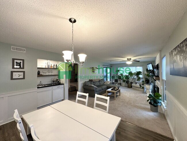 Foto del edificio - 3200 Lynnhaven Dr