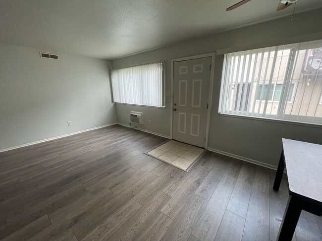 Building Photo - Quaint 2 bedroom apartment in Arden