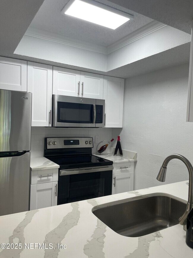 Foto del edificio - 100 Fairway Park Blvd