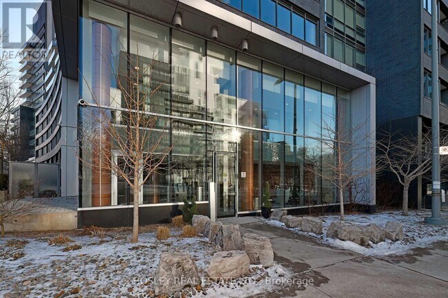 Building Photo - 120 Bayview Ave