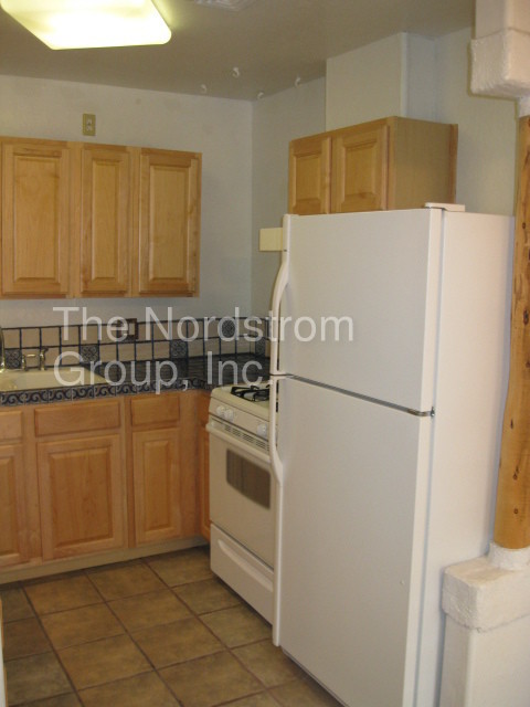 Foto del edificio - 804 S Langley Ave