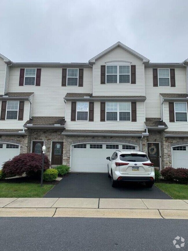 Deer Path Woods Apartments under 2,000 Harrisburg, PA 1 Rentals