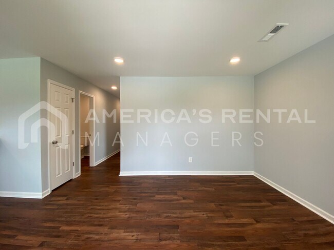 Building Photo - Home for Rent in Logan, AL!!! Minutes from...