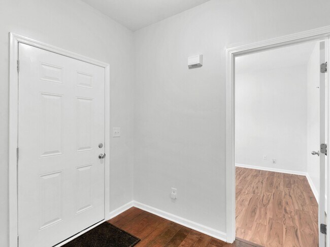Building Photo - 726 Galveston Way