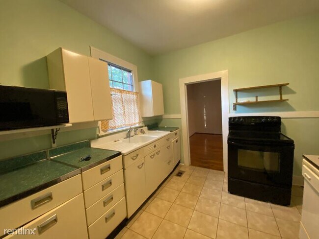 Building Photo - 2 br, 1 bath House - 404 N Van Buren St