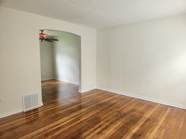 Foto del edificio - 2510 E 96th St