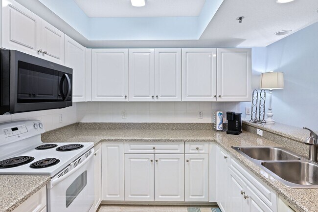 Building Photo - Beautiful 3 Bed 2 Bath Ocean Walk Condo