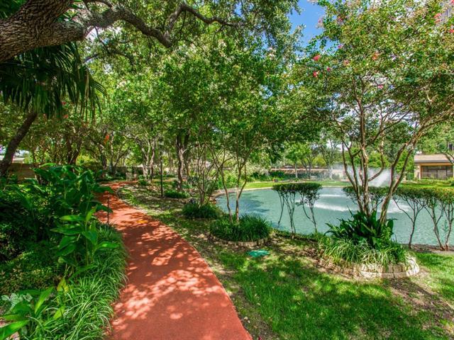 Foto del edificio - 5200 Keller Springs Rd