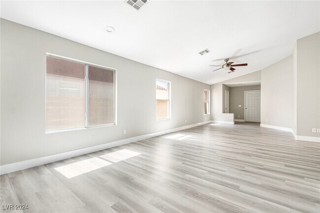 Building Photo - 1300 Dream Bridge Dr