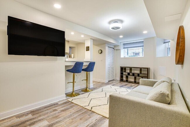 Foto del edificio - 4829 S Forrestville Ave