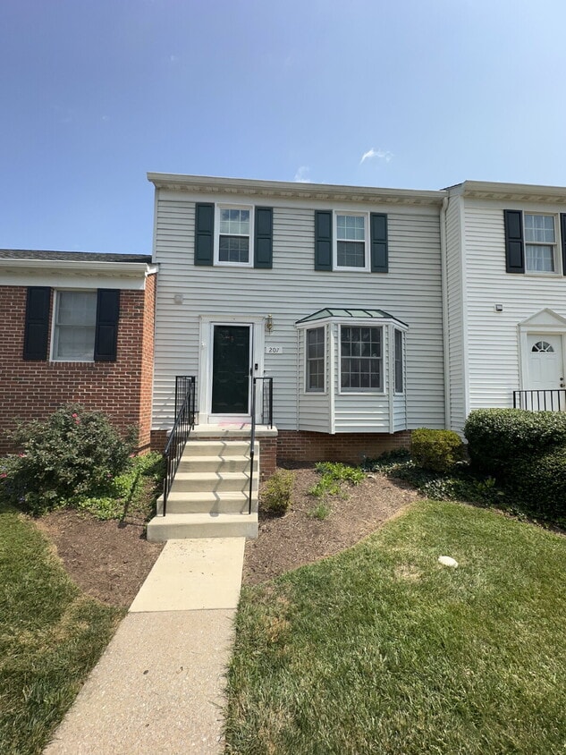 Photo - 207 Fairfield Dr Warrenton, VA 20186