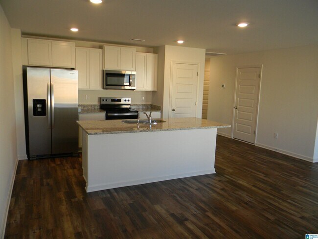 Building Photo - 640 Koslin Ct