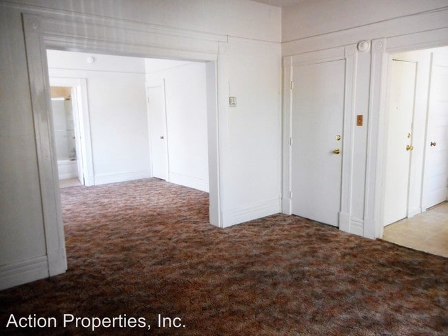 Building Photo - 50 Berrum Pl