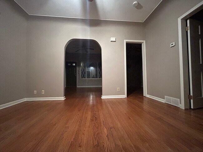 Foto del edificio - 3191 Belmont St