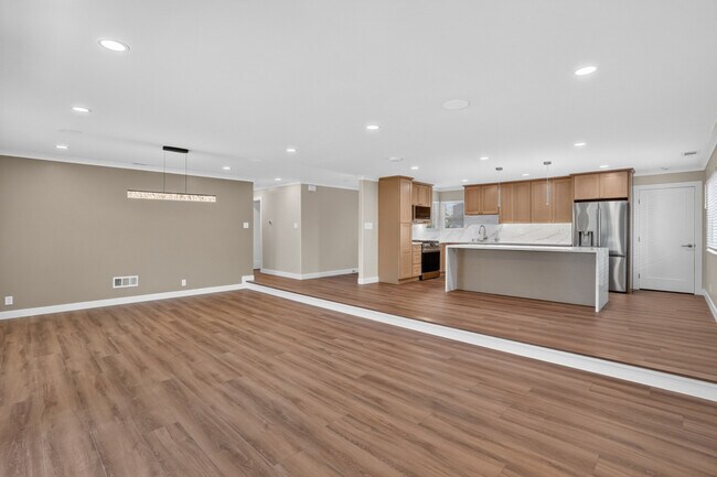 Building Photo - 2833 Sandbrook Ct