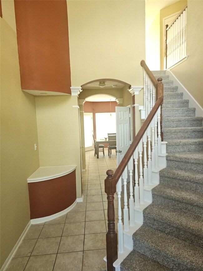 Building Photo - 12111 N Brenton Knoll Dr