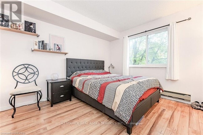 Photo du bâtiment - 1512 Pilgrims Way